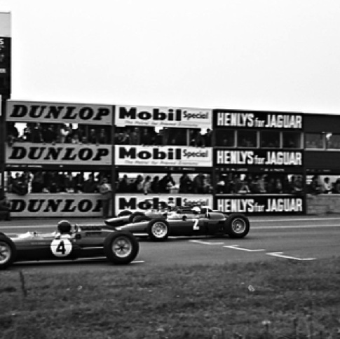 Départ de la Gold Cup à Oulkton Park Départ de la Gold Cup à Oulkton Park